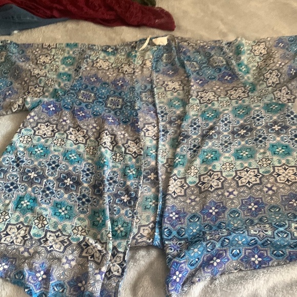 Beautiful kimono, shades of blue, 2x-3x - Picture 3 of 3